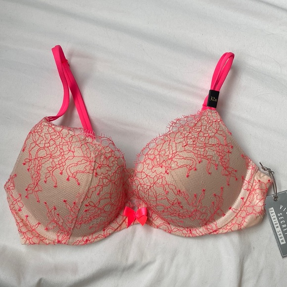 New Victoria’s Secret limited edition Very Sexy Push up Bra - Picture 1 of 4